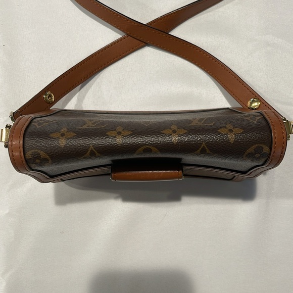 Louis Vuitton Mini-Dauphine Monogram Reverse - Picture 13 of 16